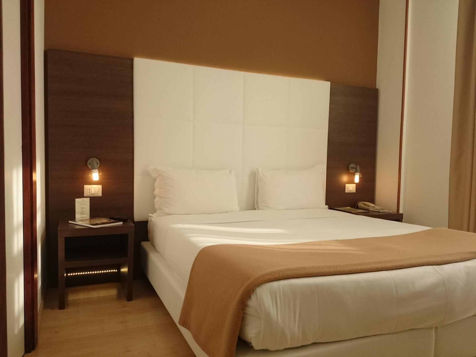 Ambassador-monaco 3*